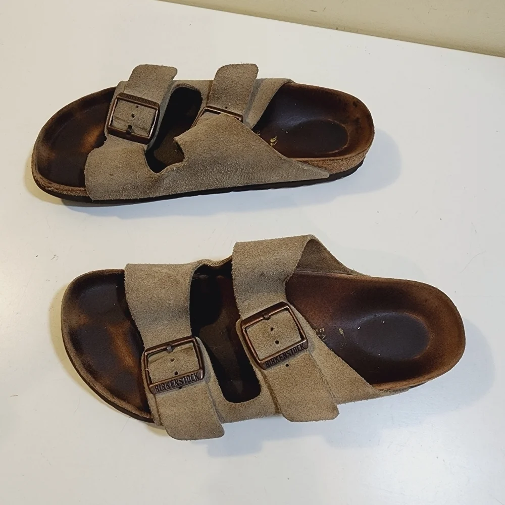 BIRKENSTOCK Cream Leather Sandals size 39